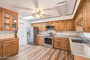 1011 Pelican Dr, New Bern, NC 28560 - Photo 29