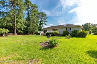 1011 Pelican Dr, New Bern, NC 28560 - Photo 35