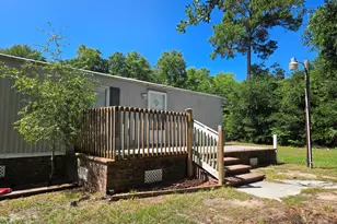 725 Pearson Cir, Newport, NC 28570 - Photo 1
