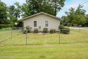 108 South St, Bayboro, NC 28515 - Photo 27