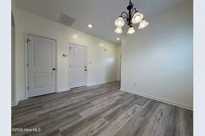 302 E Franck Street, Richlands, NC 28574 - Photo 5