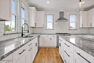 907 Fourth Street S, Carolina Beach, NC 28428 - Photo 5
