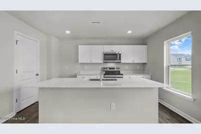 503 Chestnut Oak Drive, Sanford, NC 27332 - Photo 9