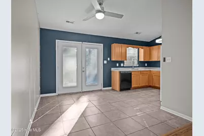 218 Winterberry Court, Jacksonville, NC 28540 - Photo 5