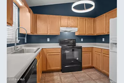 218 Winterberry Court, Jacksonville, NC 28540 - Photo 7