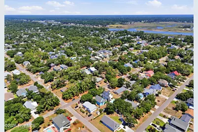 204 NE 60th Street, Oak Island, NC 28465 - Photo 9