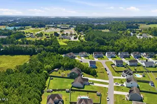 402 Canoe Ln, Swansboro, NC 28584 - Photo 41