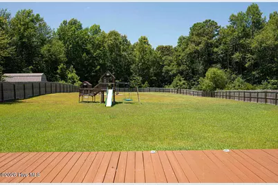 125 Bridgeport Drive, Sneads Ferry, NC 28460 - Photo 17