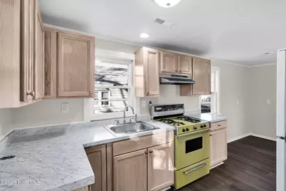 211 Lawson Street, New Bern, NC 28562 - Photo 15