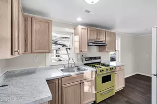 211 Lawson St, New Bern, NC 28562 - Photo 15