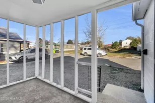 211 Lawson St, New Bern, NC 28562 - Photo 3