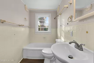 211 Lawson Street, New Bern, NC 28562 - Photo 17