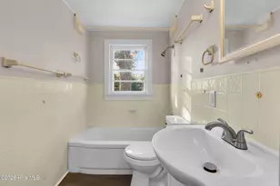 211 Lawson St, New Bern, NC 28562 - Photo 17