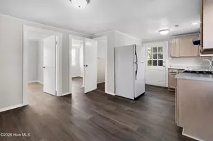211 Lawson St, New Bern, NC 28562 - Photo 13