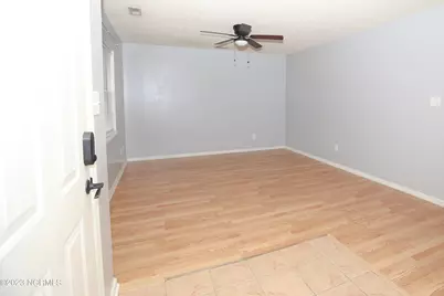 621 S Hampton Drive, Jacksonville, NC 28546 - Photo 5