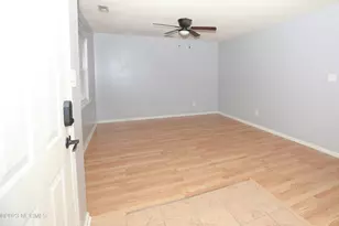 621 S Hampton Dr, Jacksonville, NC 28546 - Photo 5