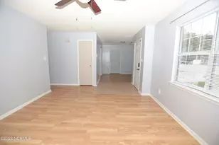 621 S Hampton Dr, Jacksonville, NC 28546 - Photo 3