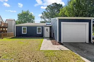 200 W Saltwood Pl, Jacksonville, NC 28540 - Photo 5