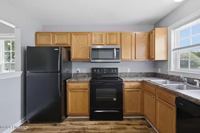 801 Springwood Drive, Jacksonville, NC 28546 - Photo 9