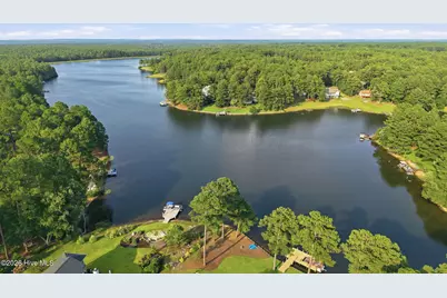 30240 W Lake Drive, Wagram, NC 28396 - Photo 35