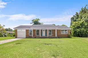 103 Oakwood Ct, Jacksonville, NC 28546 - Photo 1