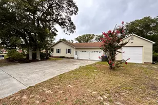 1506 E Oak Island Dr, Oak Island, NC 28465 - Photo 3