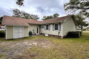 1506 E Oak Island Dr, Oak Island, NC 28465 - Photo 5