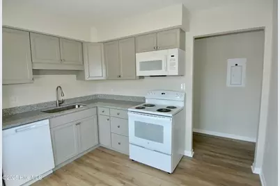 1731 Elmwood Street #D, New Bern, NC 28560 - Photo 7