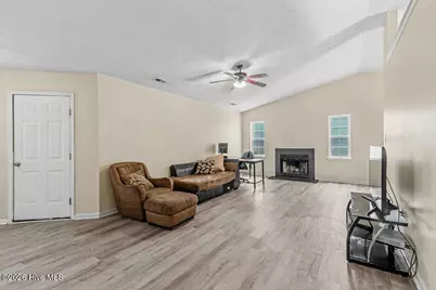 109 Ellen Court, Jacksonville, NC 28540 - Photo 5