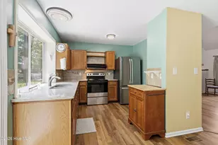 704 Meadow Ct, Morehead City, NC 28557 - Photo 9