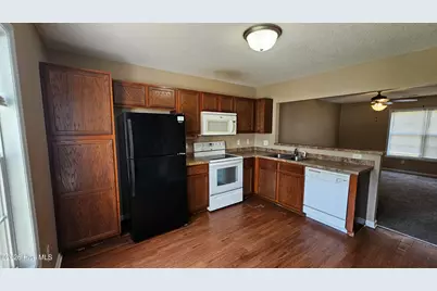 110 Cornerstone Place, Jacksonville, NC 28546 - Photo 11