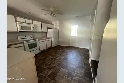 411 Timberlake Trail, Jacksonville, NC 28546 - Photo 5