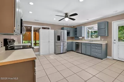 300 Nottingham Road, Jacksonville, NC 28546 - Photo 9