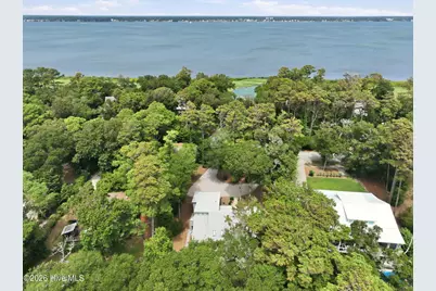 131 Oakleaf Drive, Pine Knoll Shores, NC 28512 - Photo 3
