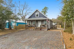 125 NW 15th St, Oak Island, NC 28465 - Photo 5