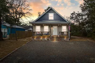 125 NW 15th St, Oak Island, NC 28465 - Photo 3