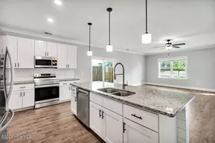 1171 N Caswell Ave, Southport, NC 28461 - Photo 9