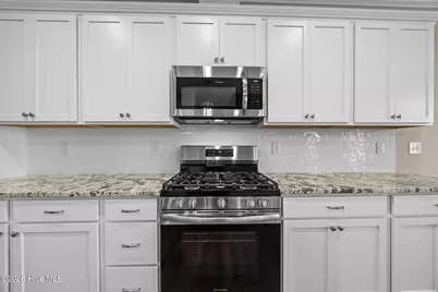 304 Sparrow Court, Greenville, NC 27858 - Photo 9