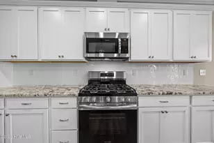 304 Sparrow Ct, Greenville, NC 27858 - Photo 9
