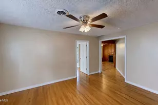 27 East Dr, Jacksonville, NC 28546 - Photo 5