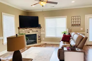 2016 Leighton Dr, Greenville, NC 27834 - Photo 5