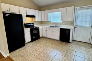2107 E 3rd St, Greenville, NC 27858 - Photo 3