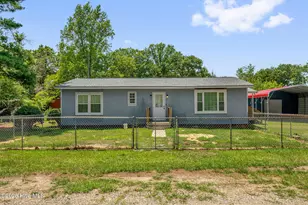 157 Flat Rock Ln, Aberdeen, NC 28315 - Photo 1