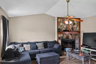 924 Glen Reilly Dr, Fayetteville, NC 28314 - Photo 3