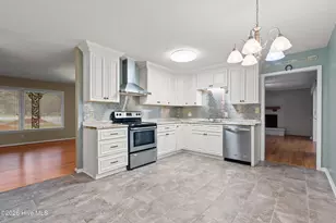 1318 N Shore Dr, Southport, NC 28461 - Photo 7