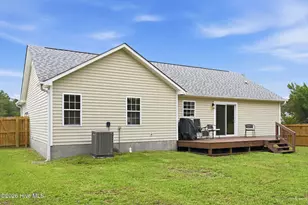 123 Lawndale Ln, Sneads Ferry, NC 28460 - Photo 31