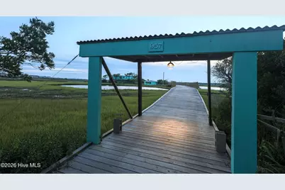 957 Broadway Street, Surf City, NC 28445 - Photo 5