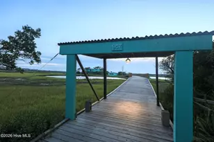 957 Broadway St, Surf City, NC 28445 - Photo 5