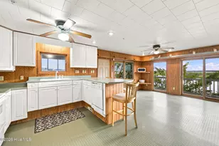 957 Broadway St, Surf City, NC 28445 - Photo 3