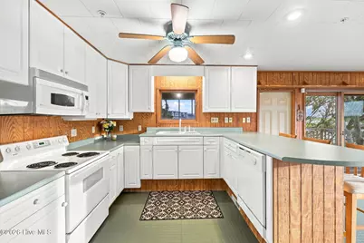 957 Broadway Street, Surf City, NC 28445 - Photo 9